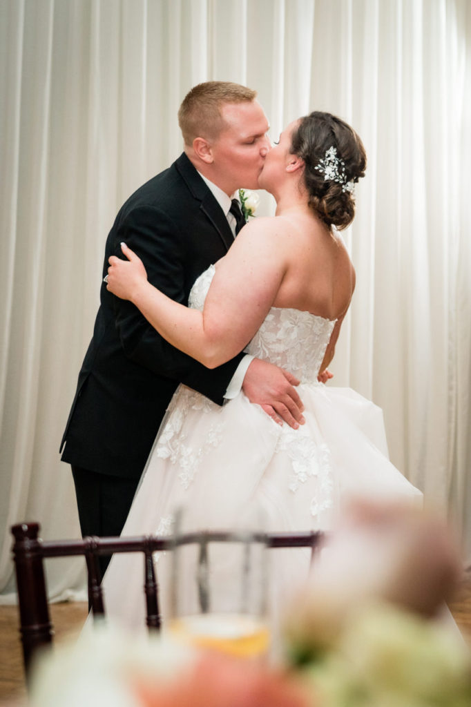 Gray Gables Estate Wedding Photos First Dance