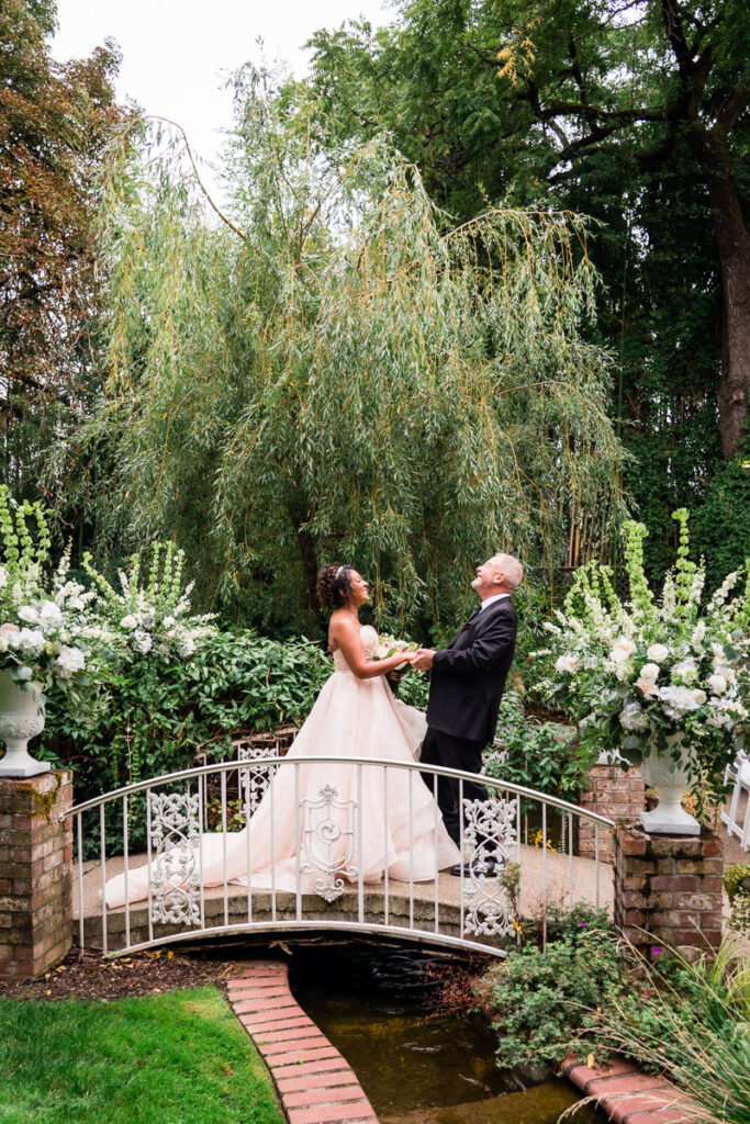 Gray Gables Wedding Photo First Look