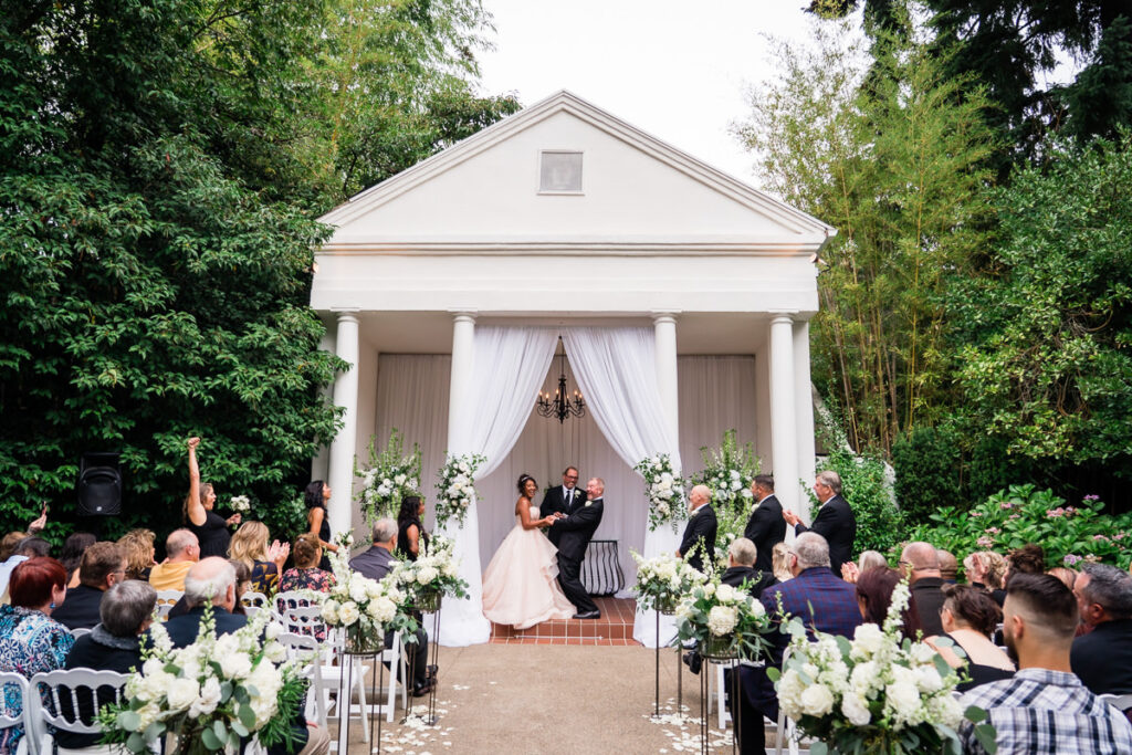 Gray Gables Wedding Photo Ceremony